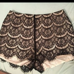 Lush mid rise lace shorts